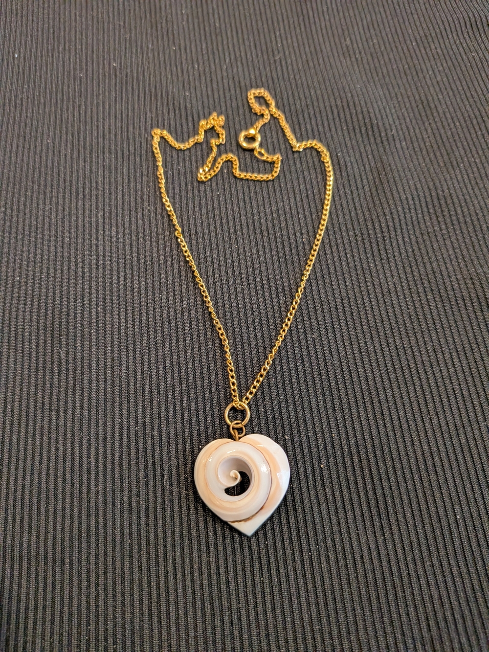 Gold Chain Necklace 9" with Beige Shell Heart Pendant Vintage 2007s